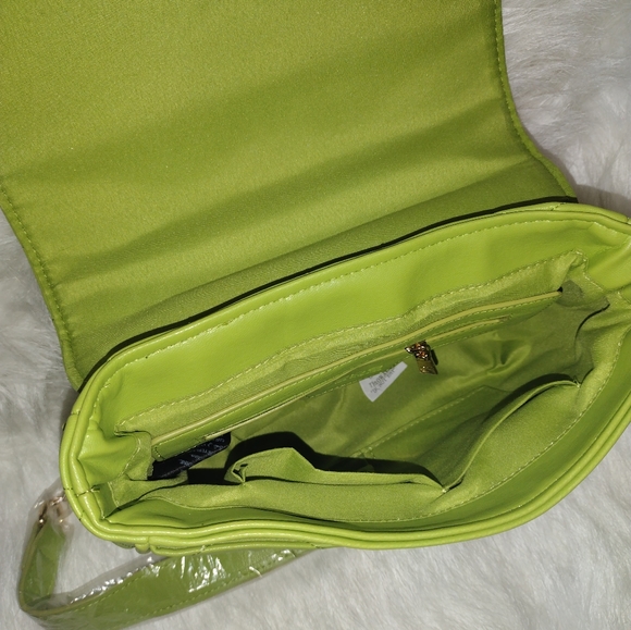NEW Bebe Abigail smooth flap shoulder bag - Picture 6 of 8